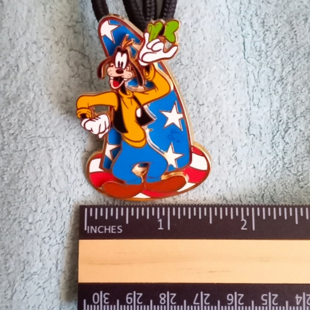 DISNEY GOOFY CAST LANYARD - Picture 8 of 8